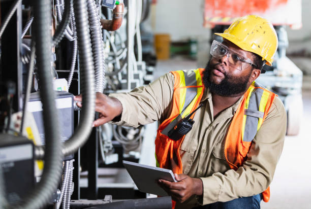 Best Local Electrician Companies  in Amityville, NY